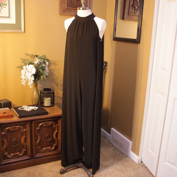 Express Loose and Relaxed Fit Stretchy Jumpsuit - Picture 6 of 7